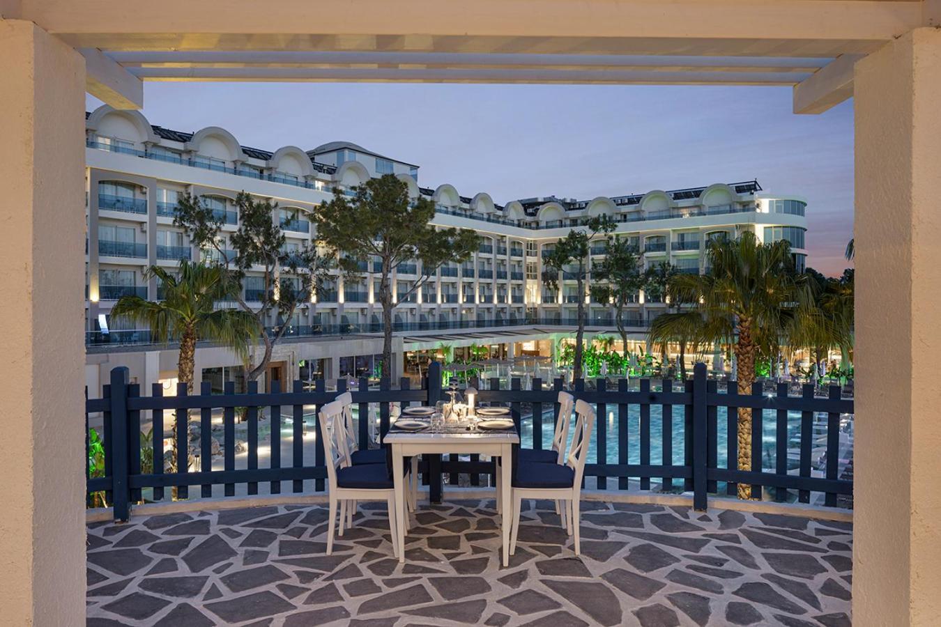 Berry Blue Hotels Sidé Extérieur photo