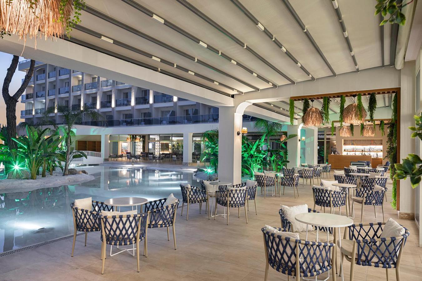 Berry Blue Hotels Sidé Extérieur photo